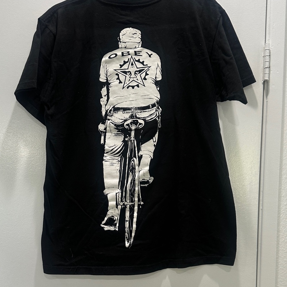 OBEY Men’s Graphic Tee – Like New - Picture 2 of 2